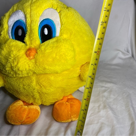 Looney Tunes BABY TWEETY BIRD 12" Plush Chubby Cheeks Round Pillow Six Flags J9 - Picture 8 of 8